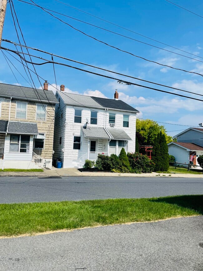 2391 Dewey Ave, Northampton, PA 18067 House Rental in Northampton, PA