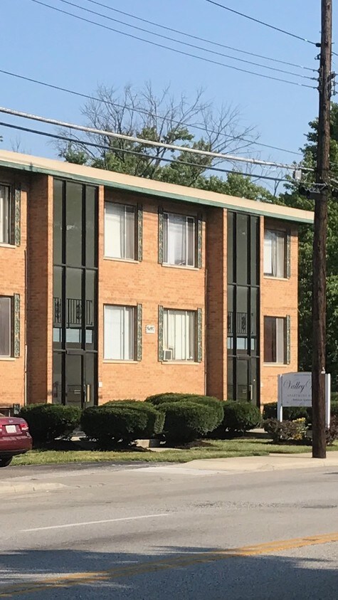 Quiet 12 Family with many long term residents - 9497 Reading Rd