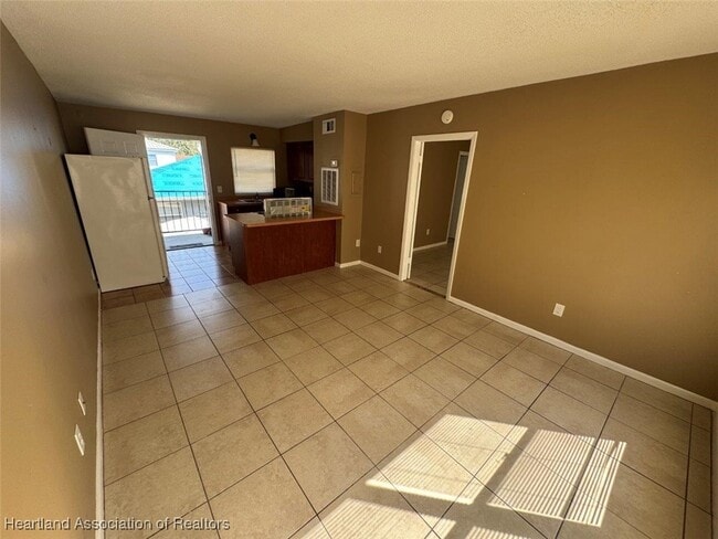 Building Photo - 249 S Commerce Ave