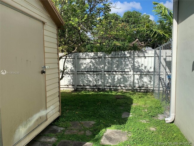 Building Photo - 700 SW 51st Ave