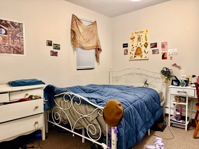 Foto del edificio - 833-835 Beacon St. Unit B