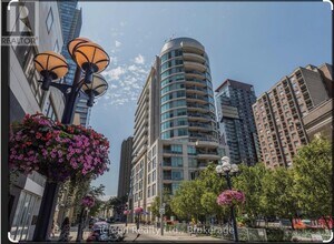 Building Photo - 8 Scollard St