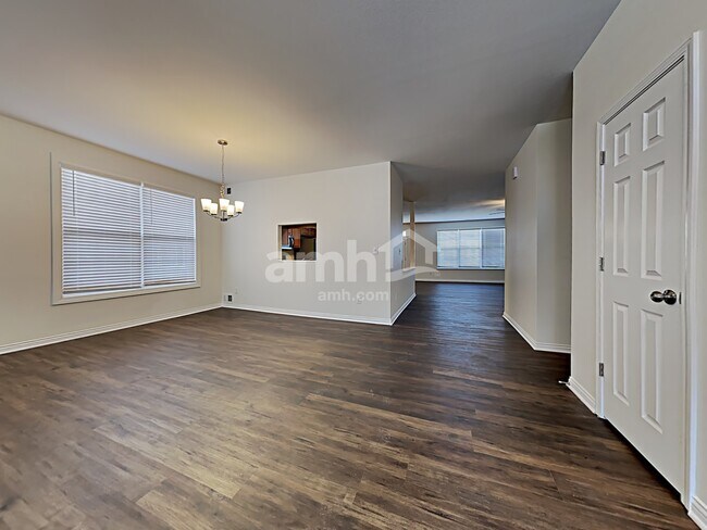 Building Photo - 6392 Pemboke Ct