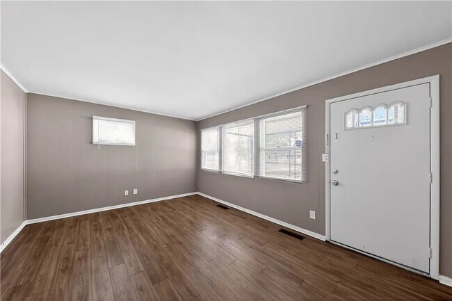 Foto del edificio - 4176 Mapleleaf Dr