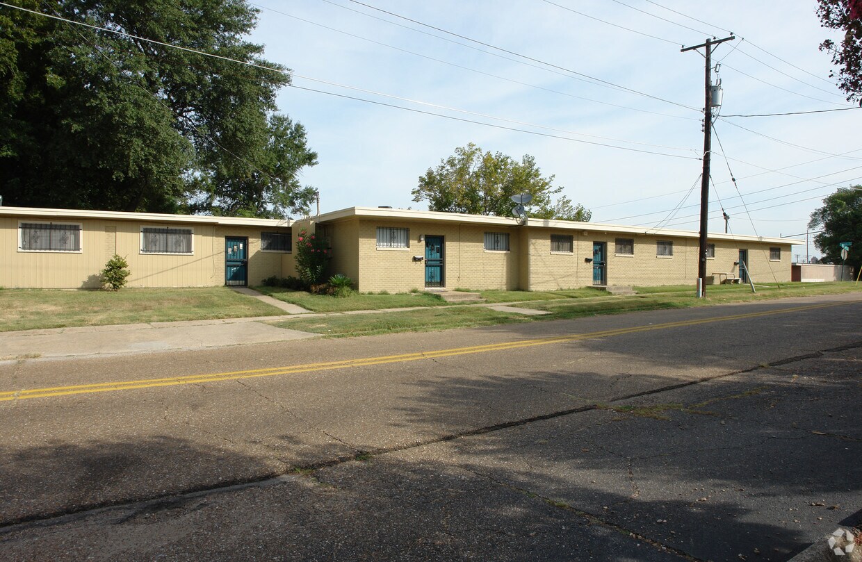 Building Photo - 404 Highland Ave