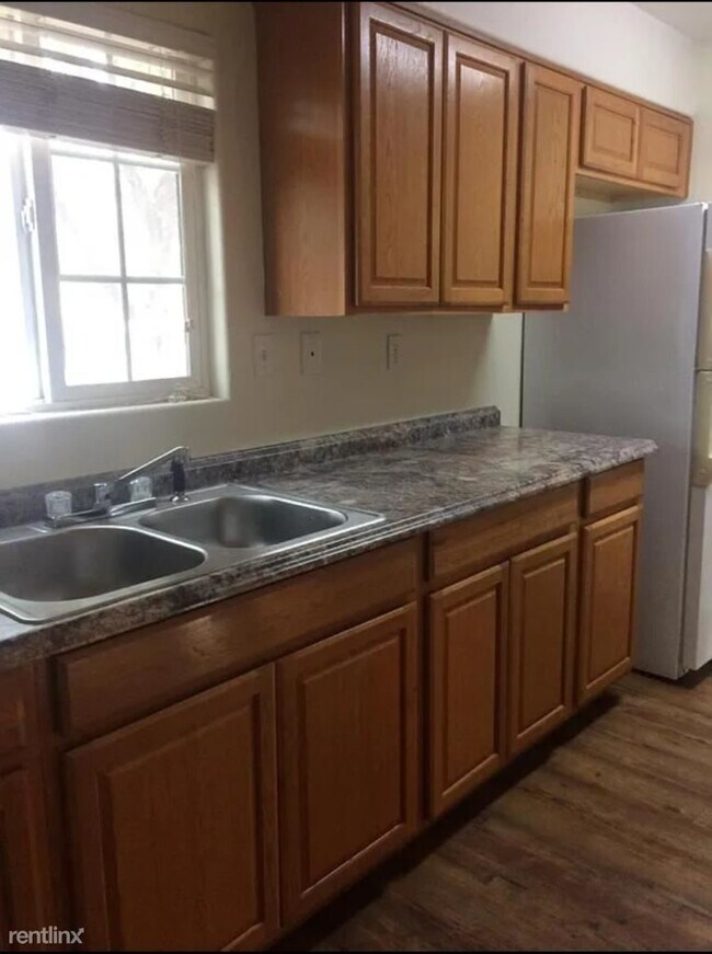 Building Photo - 2 br, 1 bath House - 250 S Imperial Ave