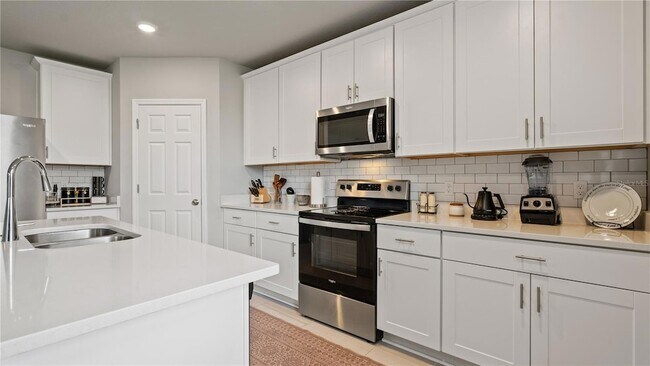 Foto del edificio - 5291 Meredrew Ln