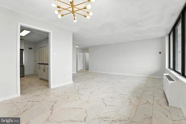 Building Photo - 3705 S George Mason Dr