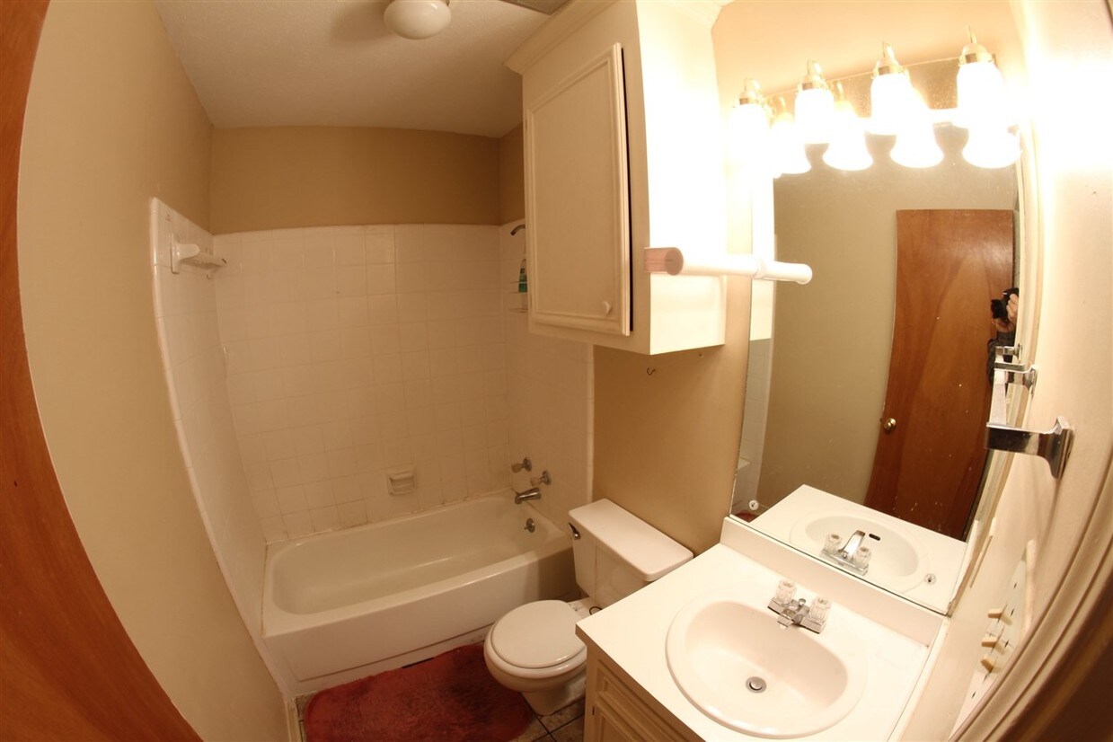 Building Photo - 216 Beaver Creek Dr