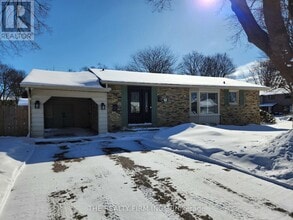 Building Photo - 72 Toulon Crescent