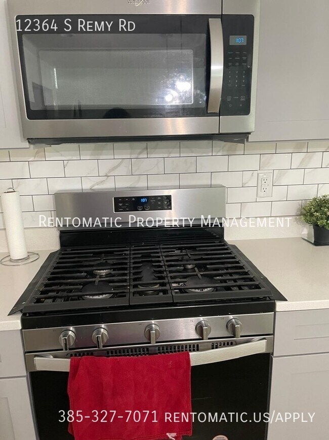 Foto del edificio - 12364 Remy Rd