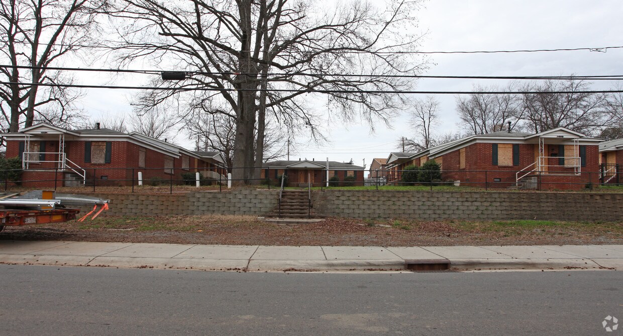 Building Photo - 1339-1407 Fairmont St