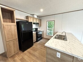 Building Photo - 3212 Plateau Dr