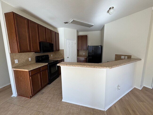 Foto del edificio - 4-Bedroom House for Rent in Killeen *Save $100/Month!*