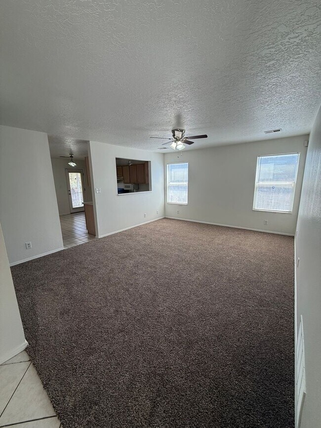 Building Photo - 629 Santa Fe Meadows Dr NE