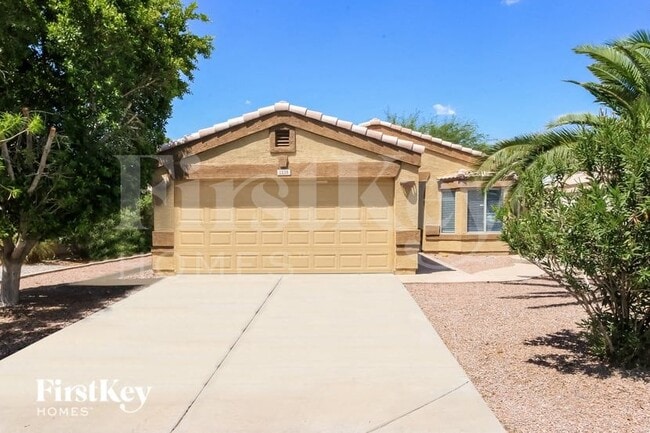 Building Photo - 1338 W Mesquite Ave