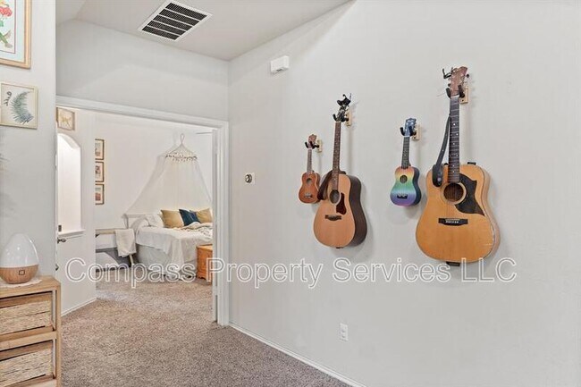 Building Photo - 5516 Pinery Dr