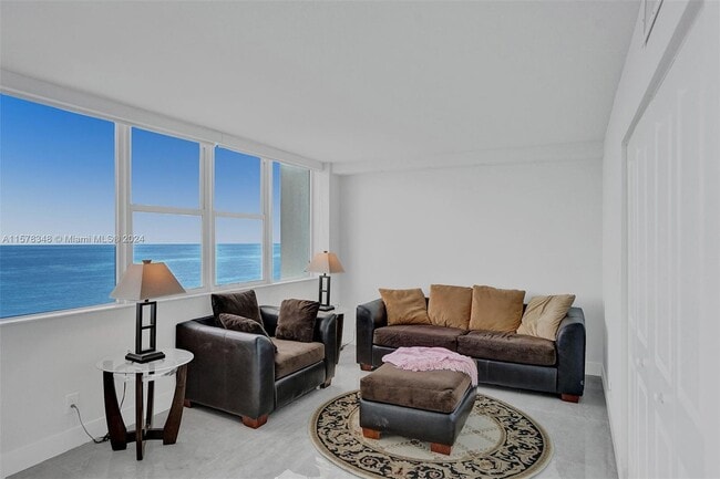 Building Photo - 3140 S Ocean Dr
