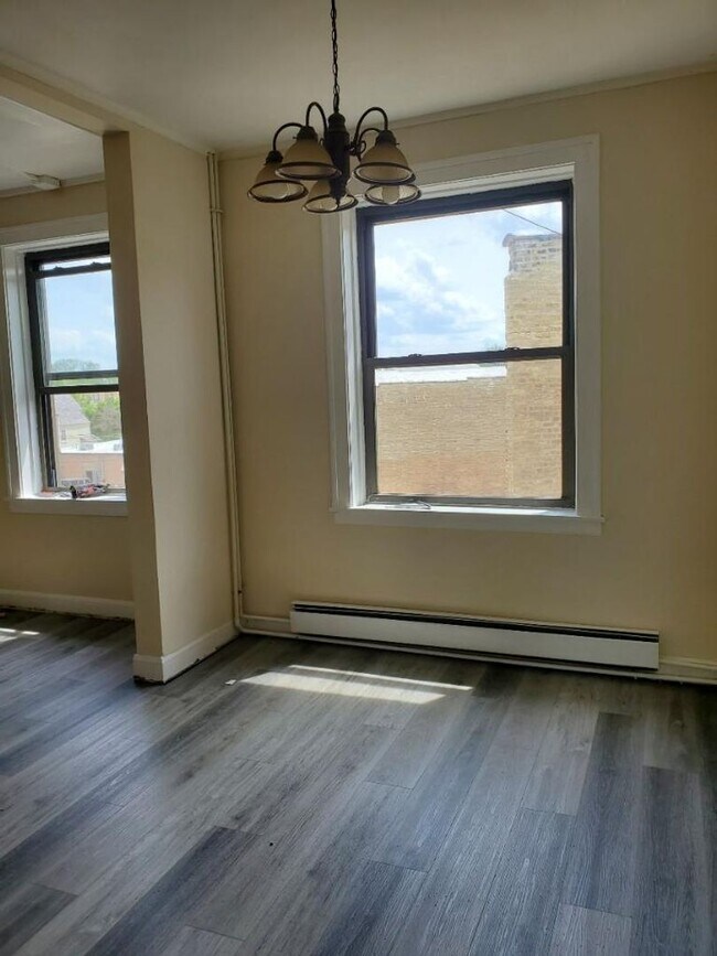 Foto del interior - 4425-31 N. Milwaukee &amp; 5055-65 W. Agatite