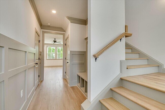 Foto del edificio - 2021 Warbler Dr