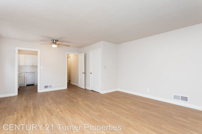 Building Photo - 2533 NE Prescott St