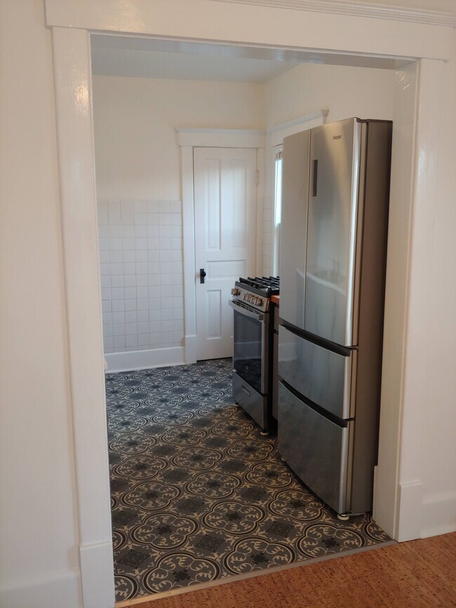 Cocina - 704 S Broadway Ave