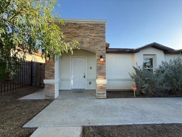 Building Photo - 2521 La Parra Ln