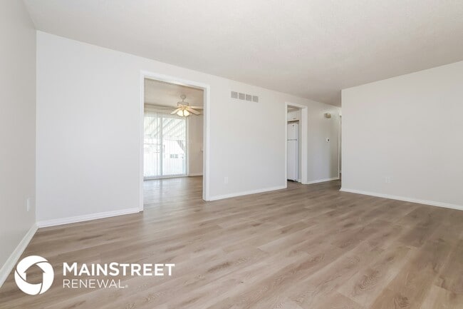 Building Photo - 1045 Lindenwood Ln