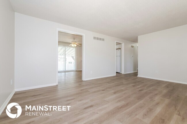 Foto del edificio - 1045 Lindenwood Ln