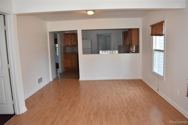 Foto del edificio - 8573 Portage Lake Blvd