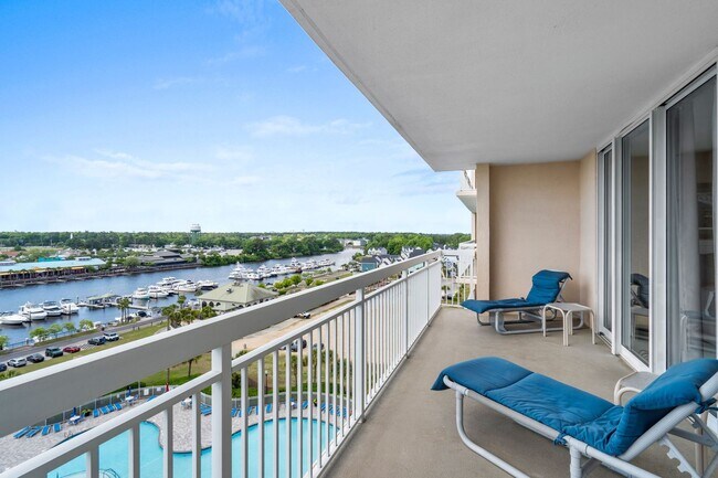 Foto del edificio - Spacious 3BR/3BA Coastal Retreat at Harbour Pointe – Utilities Included!