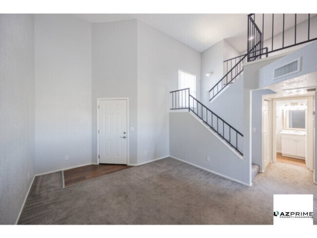 Building Photo - Welcome to this beautifully maintained 1/1 condo in Glendale!