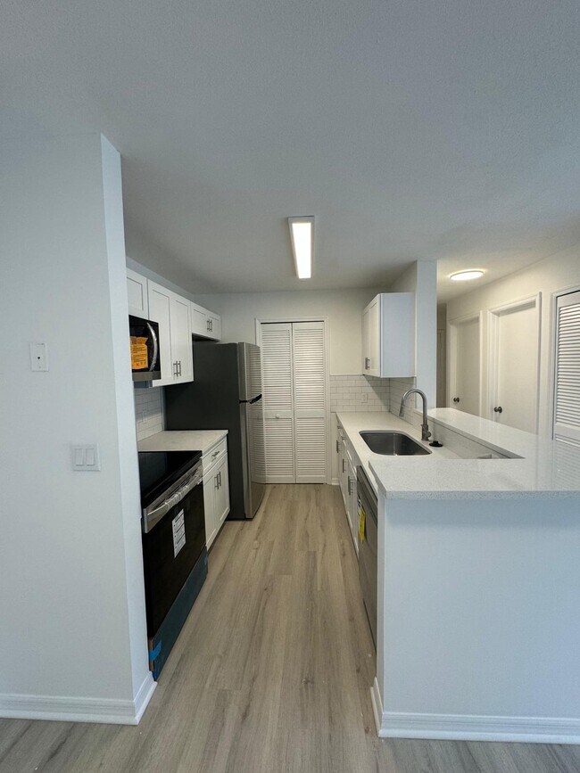 Foto del edificio - 6148 Westgate Dr
