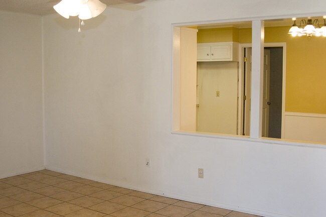 Foto del edificio - 125 Willow Ln
