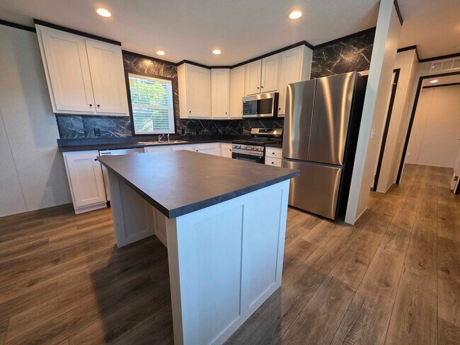 Foto del edificio - 4645 Butternut St