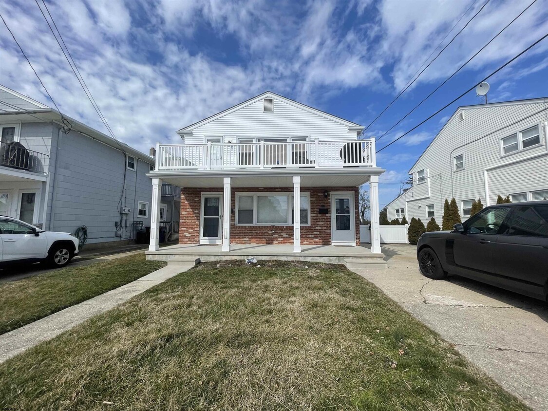6807 Monmouth Ave Unit 2nd Floor, Ventnor City, NJ 08406 Condo for
