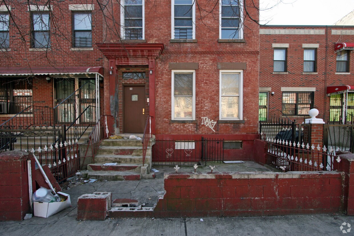Otros - 564 Lexington Ave