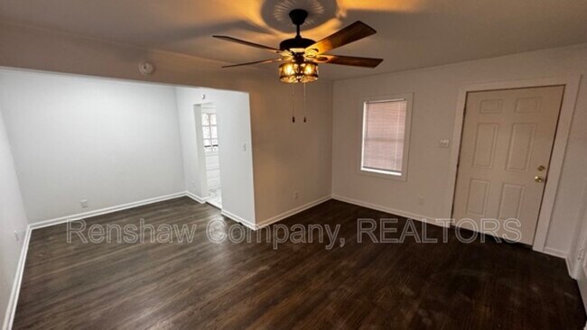 Foto del edificio - 1099 S Highland St