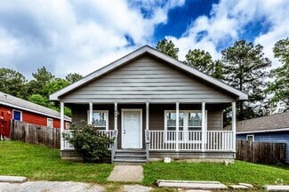 Building Photo - 110 Varsity Cir