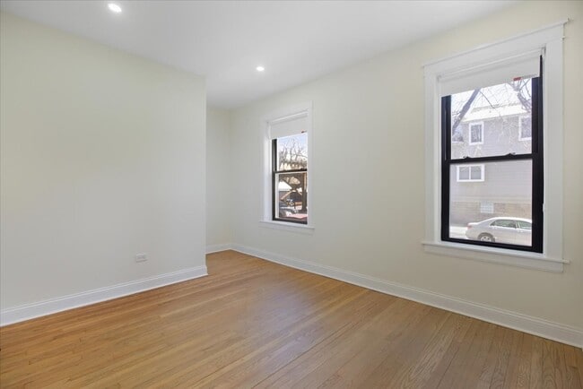 Foto del edificio - 4636 N Hamilton Ave