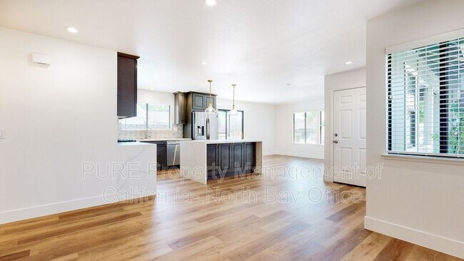 Foto del edificio - 811 Swift Ct