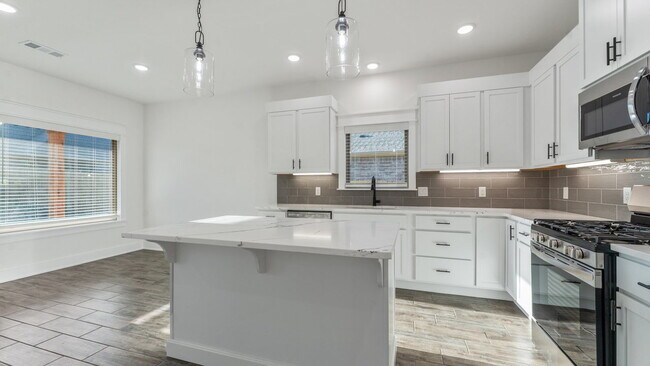 Foto del edificio - "Brand-new 3-Bedroom Farmington Home with ...