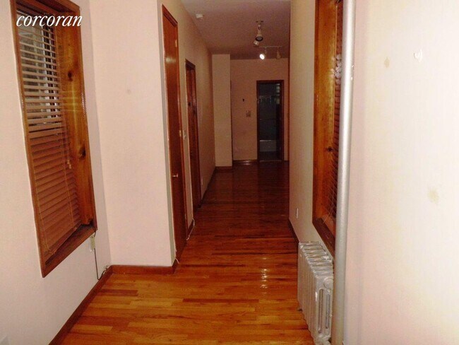 Foto del edificio - 471 12th St