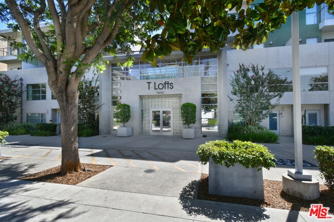 Foto del edificio - 11500 Tennessee Ave