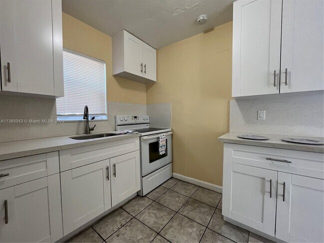 Foto del edificio - 5600 NW 15th St