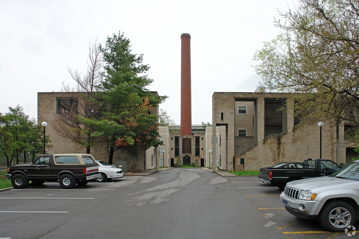 Primary Photo - 1044-1084 1st Ave N