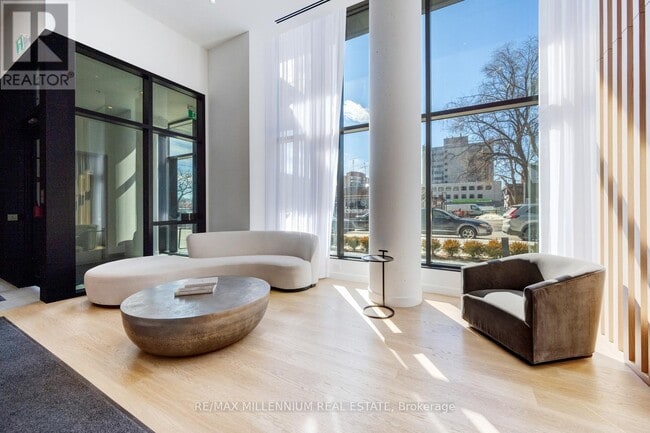 Building Photo - 3009 Novar Rd