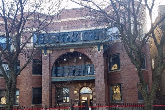 Building Photo - 907 W Gordon Terrace