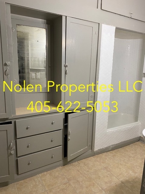 Building Photo - 109 N Draper Ave