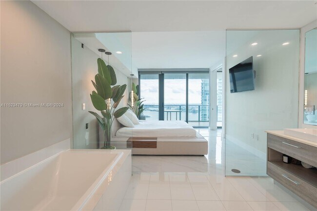 Foto del edificio - 650 NE 32nd St